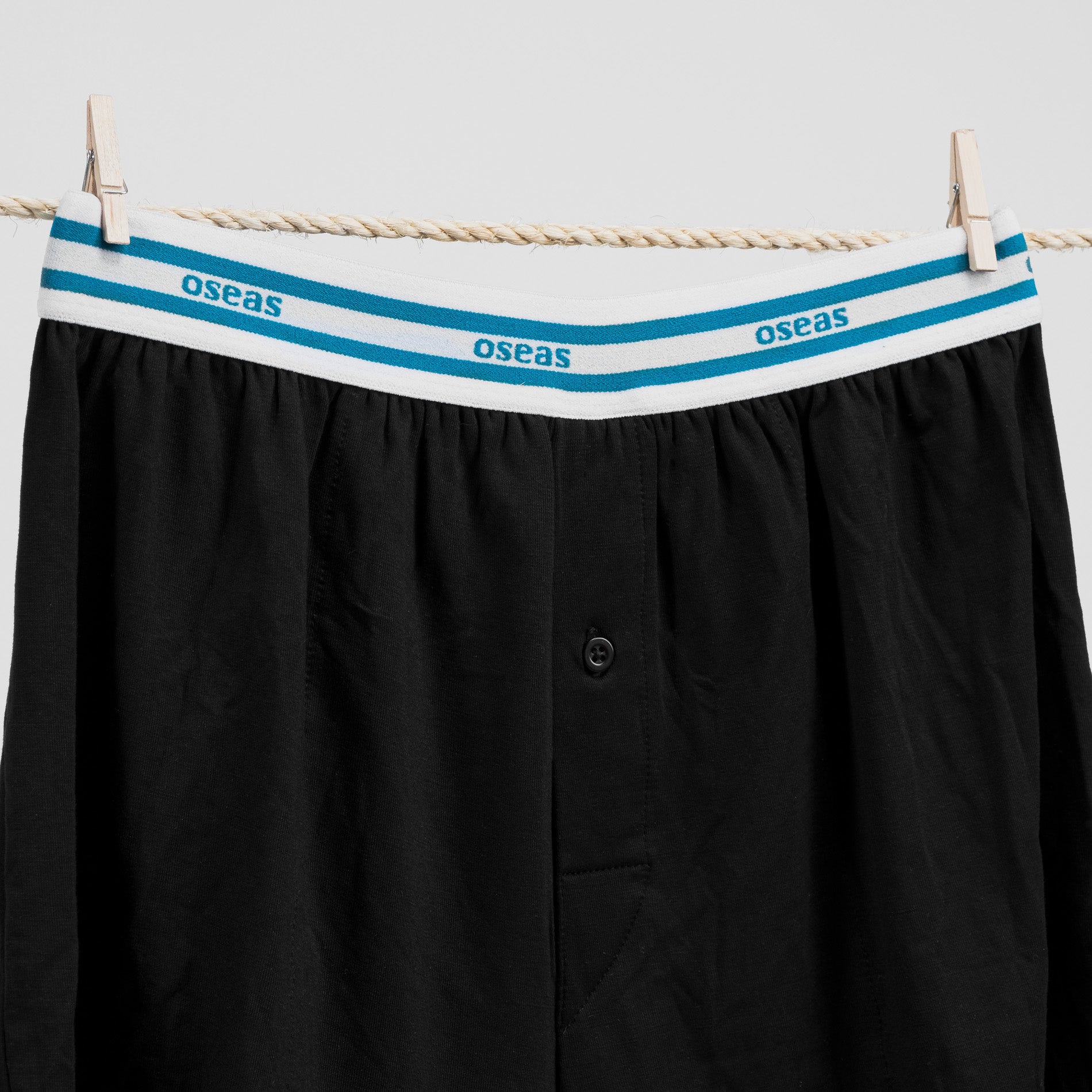 oseas Boxershorts in schwarz mit weißem Bund